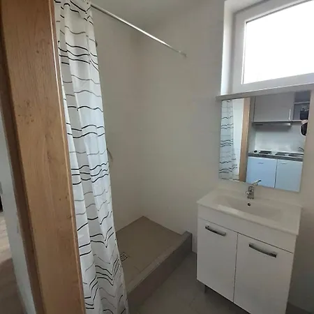 Monteurwohnungen In Apartment *