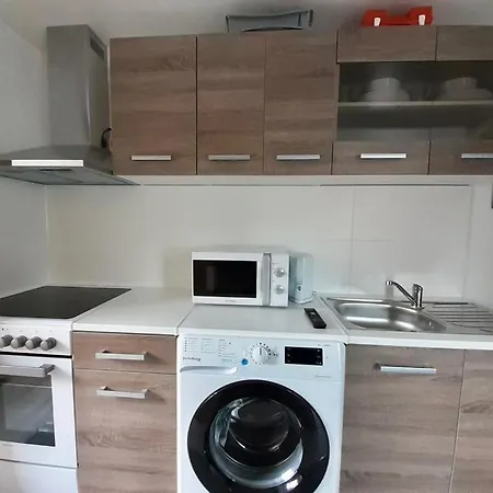Monteurwohnungen In Apartment *